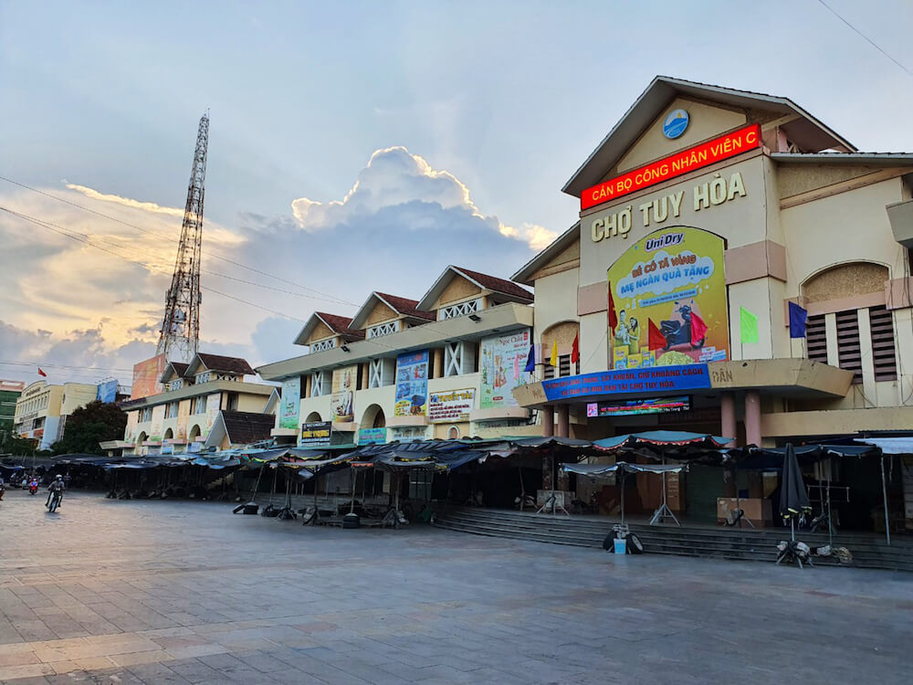 Chợ Tuy Hòa Phú Yên: Nơi Hội Tụ Tinh Hoa Ẩm Thực và Văn Hóa Địa Phương