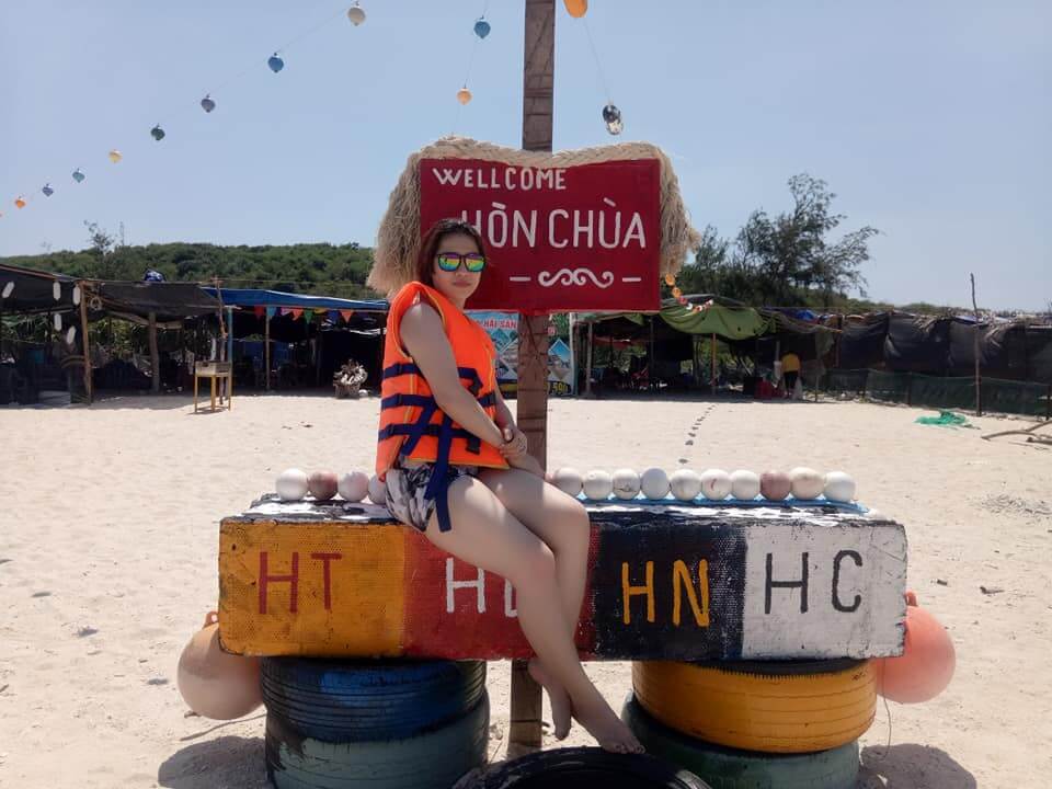 Vẻ Đẹp Hoang Sơ Đến Ngỡ Ngàng Của Hòn Chùa