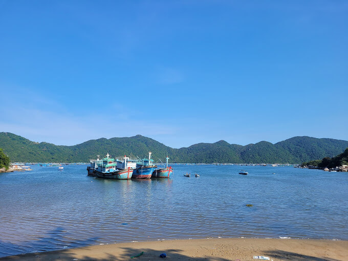 Những Trải Nghiệm Không Thể Bỏ Lỡ Tại Khu di tích lịch sử Vũng Rô